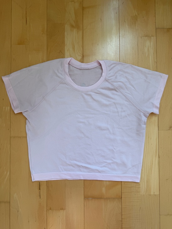lululemon athletica Tops - Lululemon Women’s size 8 Crop Pink Short Sleeve Ribbed Tee